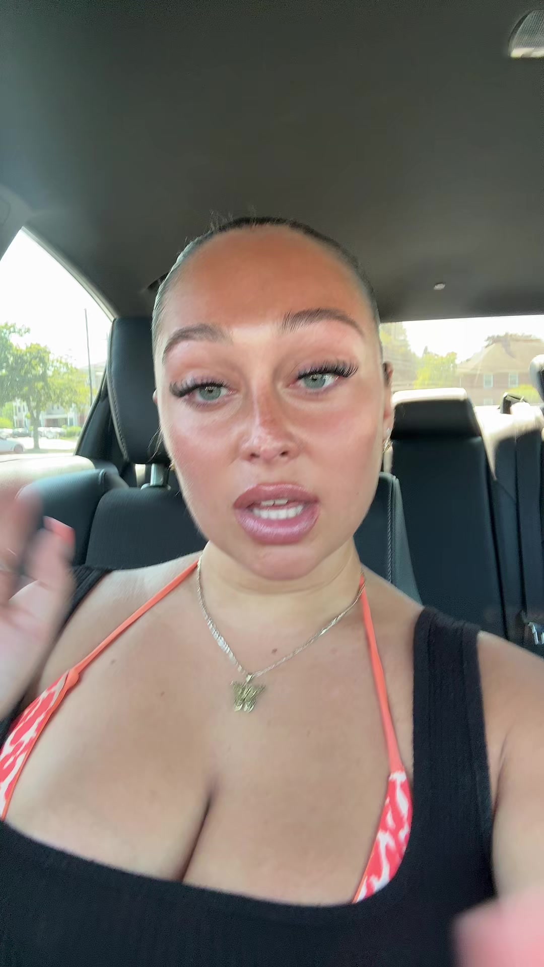 @helenamuoio_