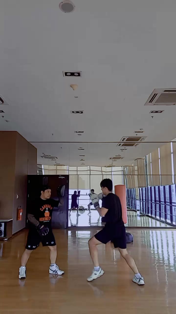 @KRISBOXMMA