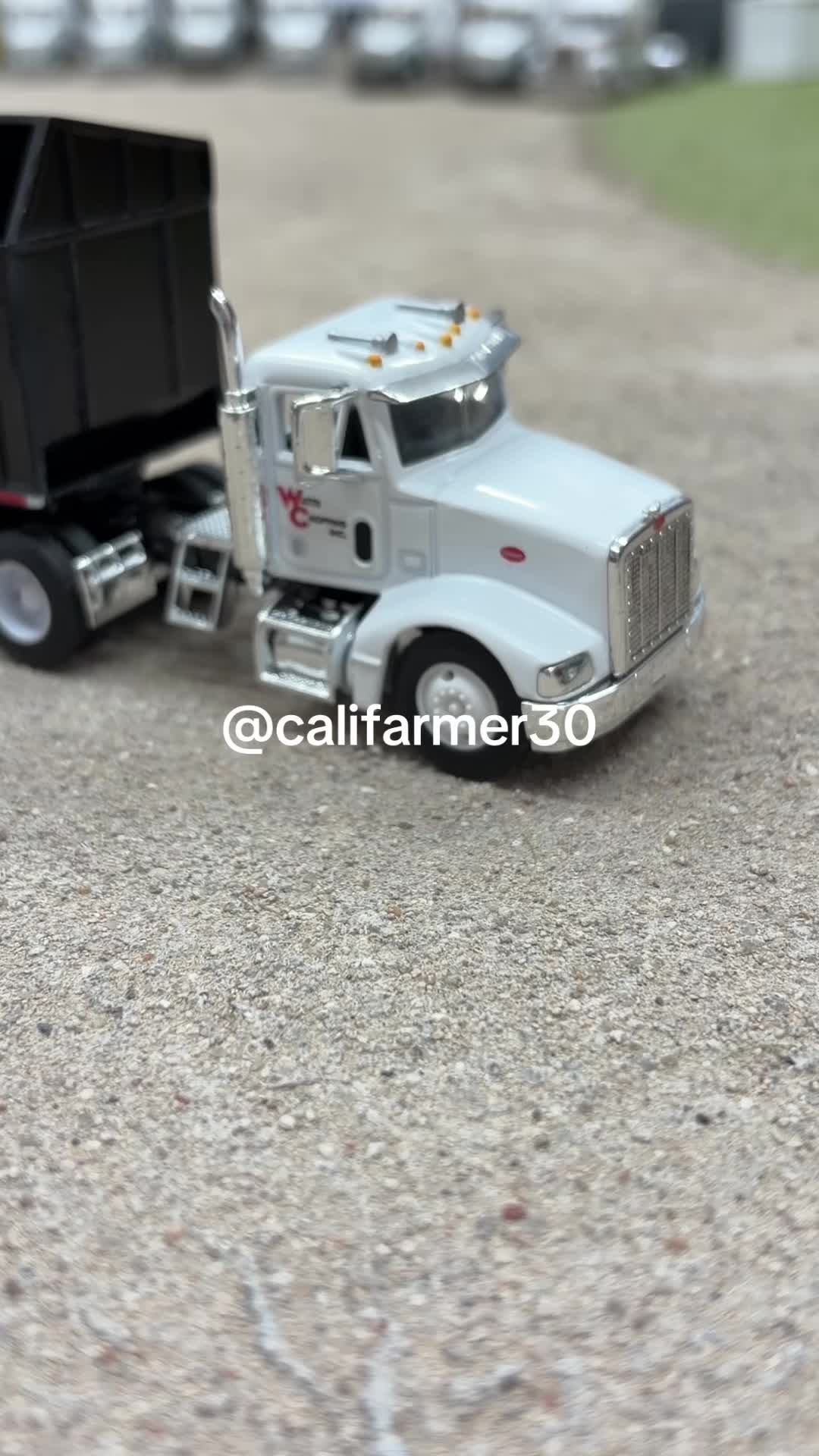 @rockinhfarmtoys