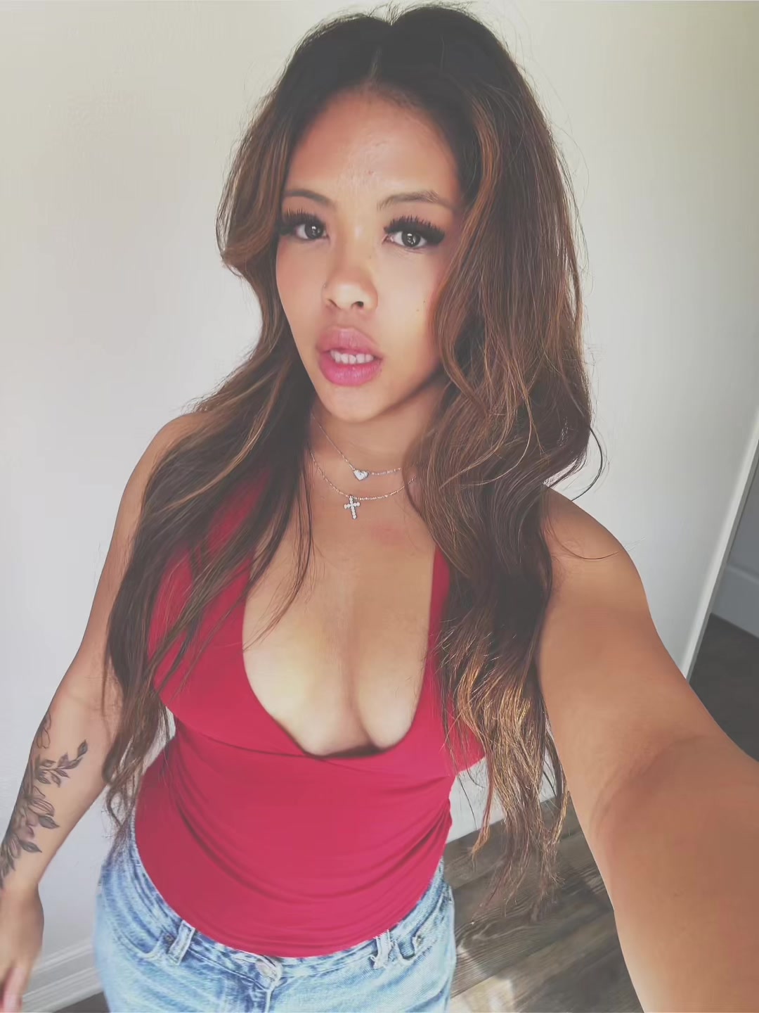@chloee