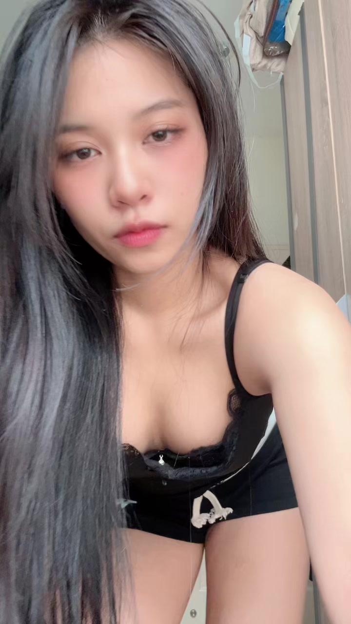 @หญิง Lee