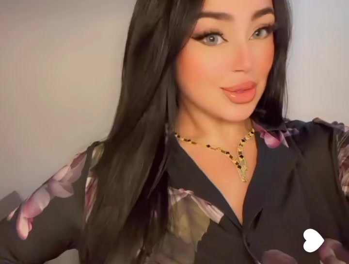 @chahinez_