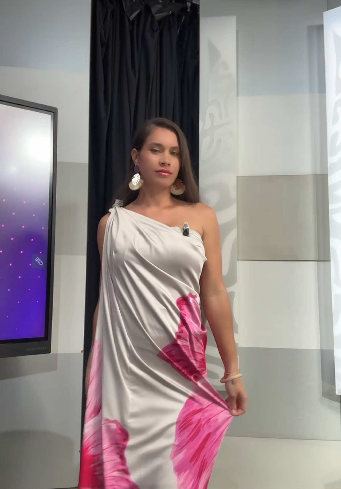 @onakuhereitiellis