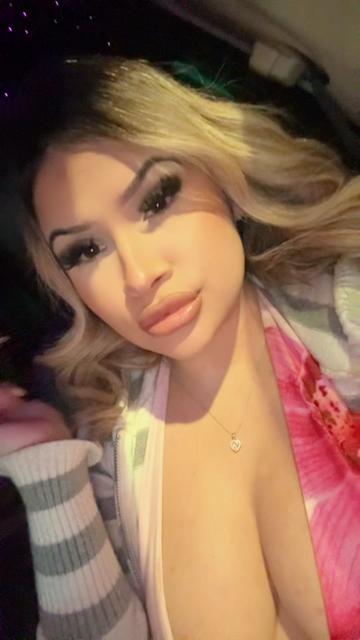 @Pretty Emily 🌷🎀🫦🍓👸🏻