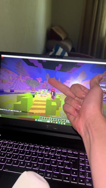 @FAYVERY