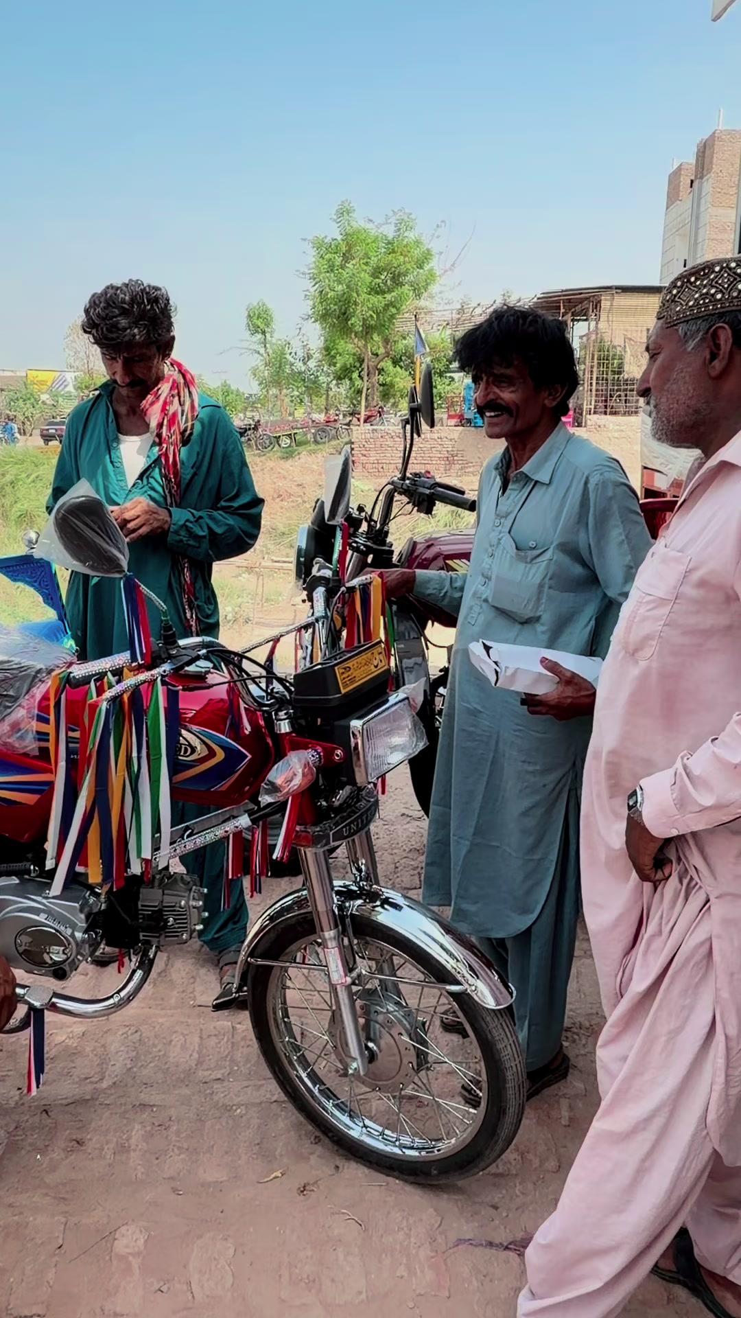 @تاج یونائیٹڈ شوروم نوابشاہ