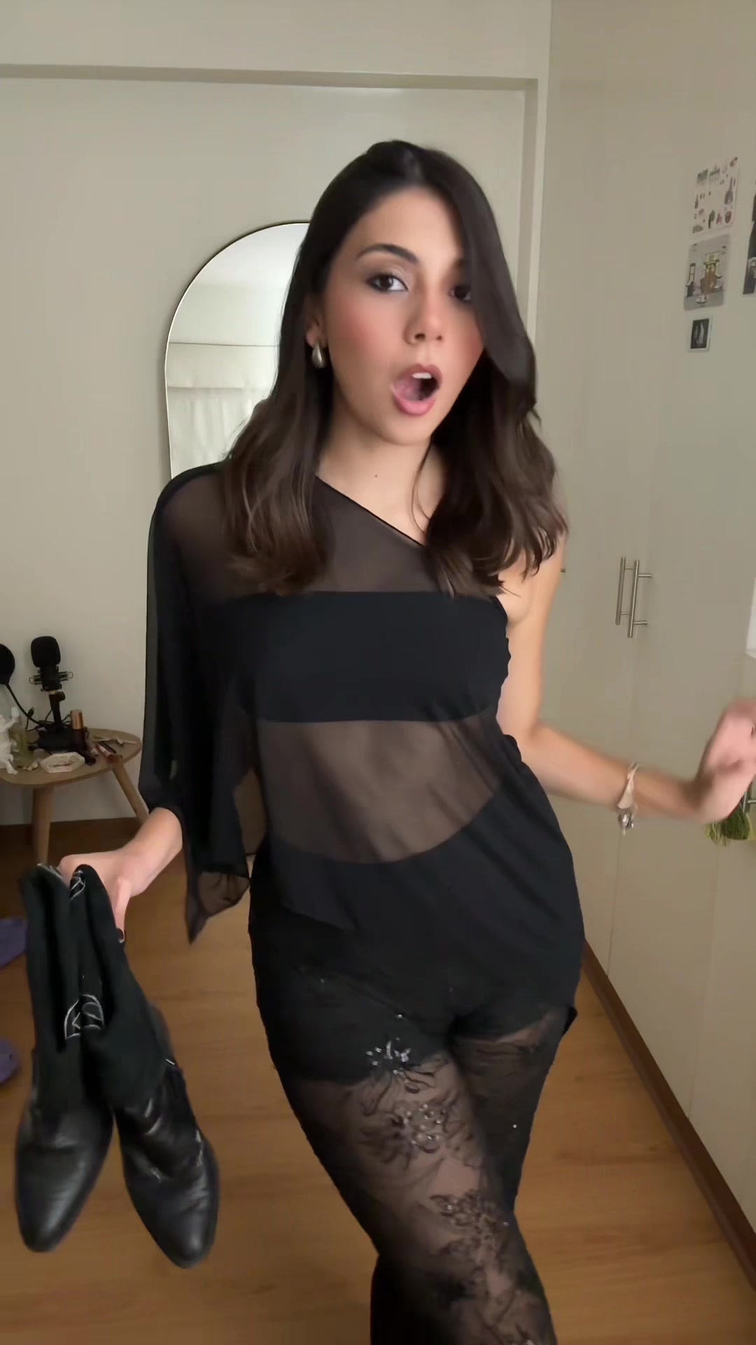 @adrianaleivaac