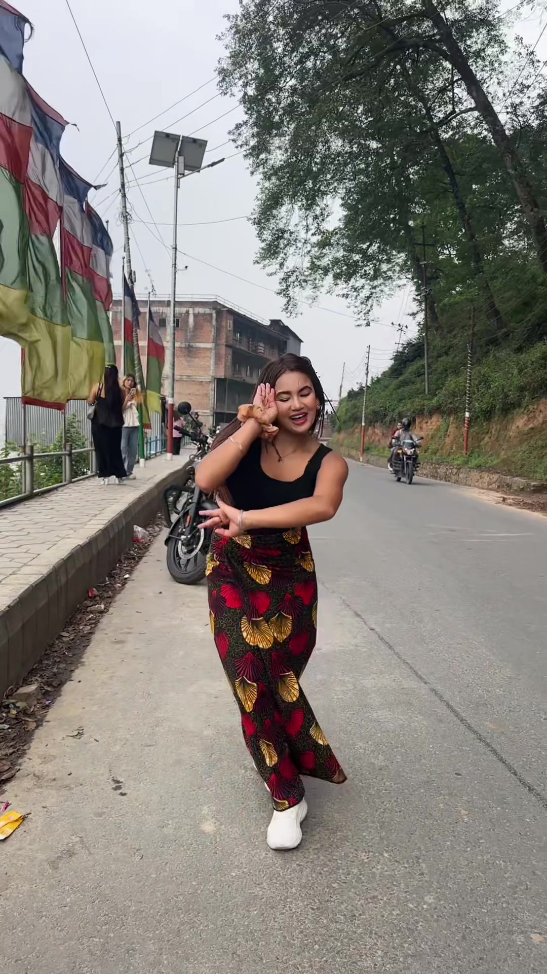 @असु