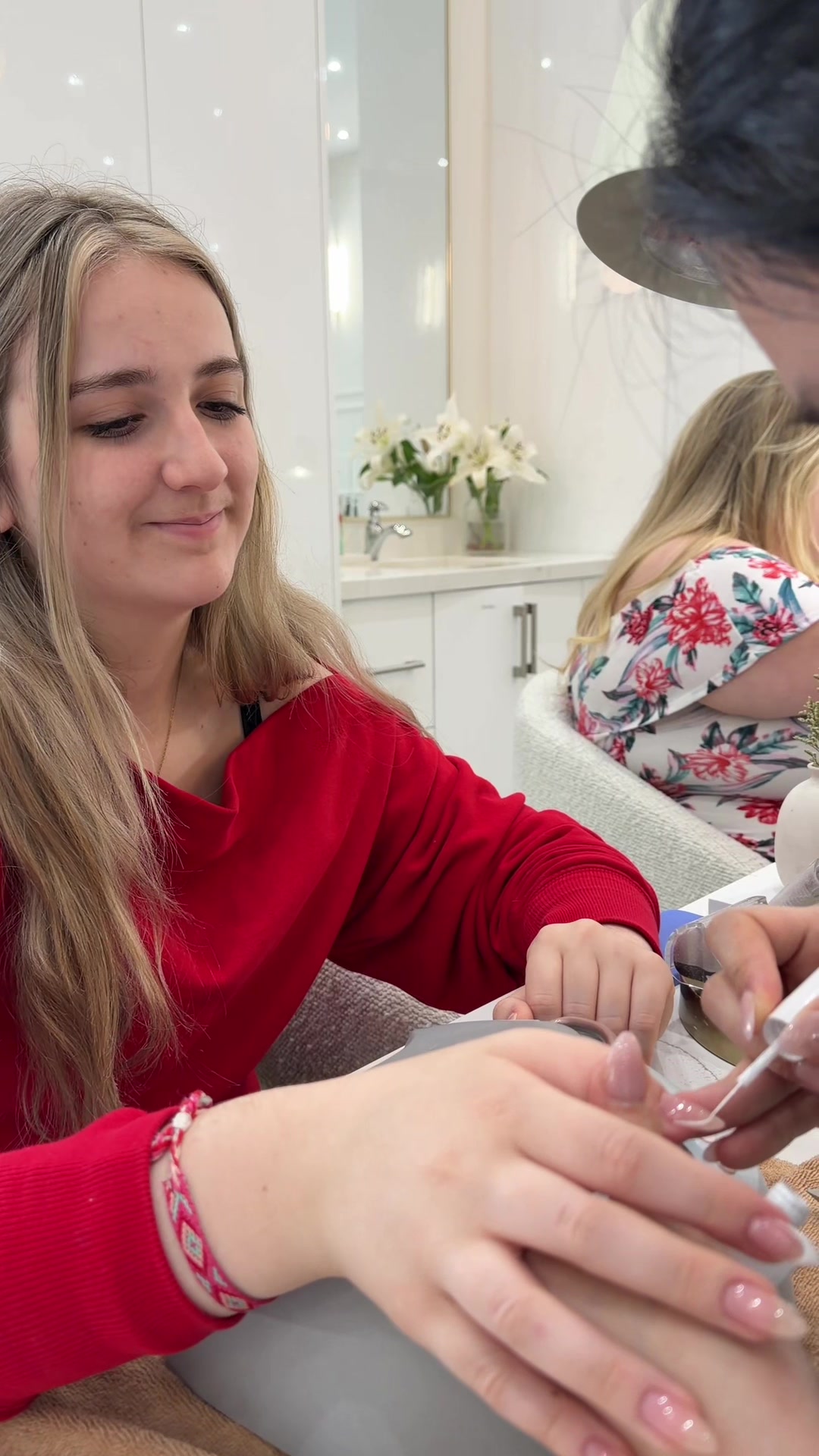 @velvet nails kw
