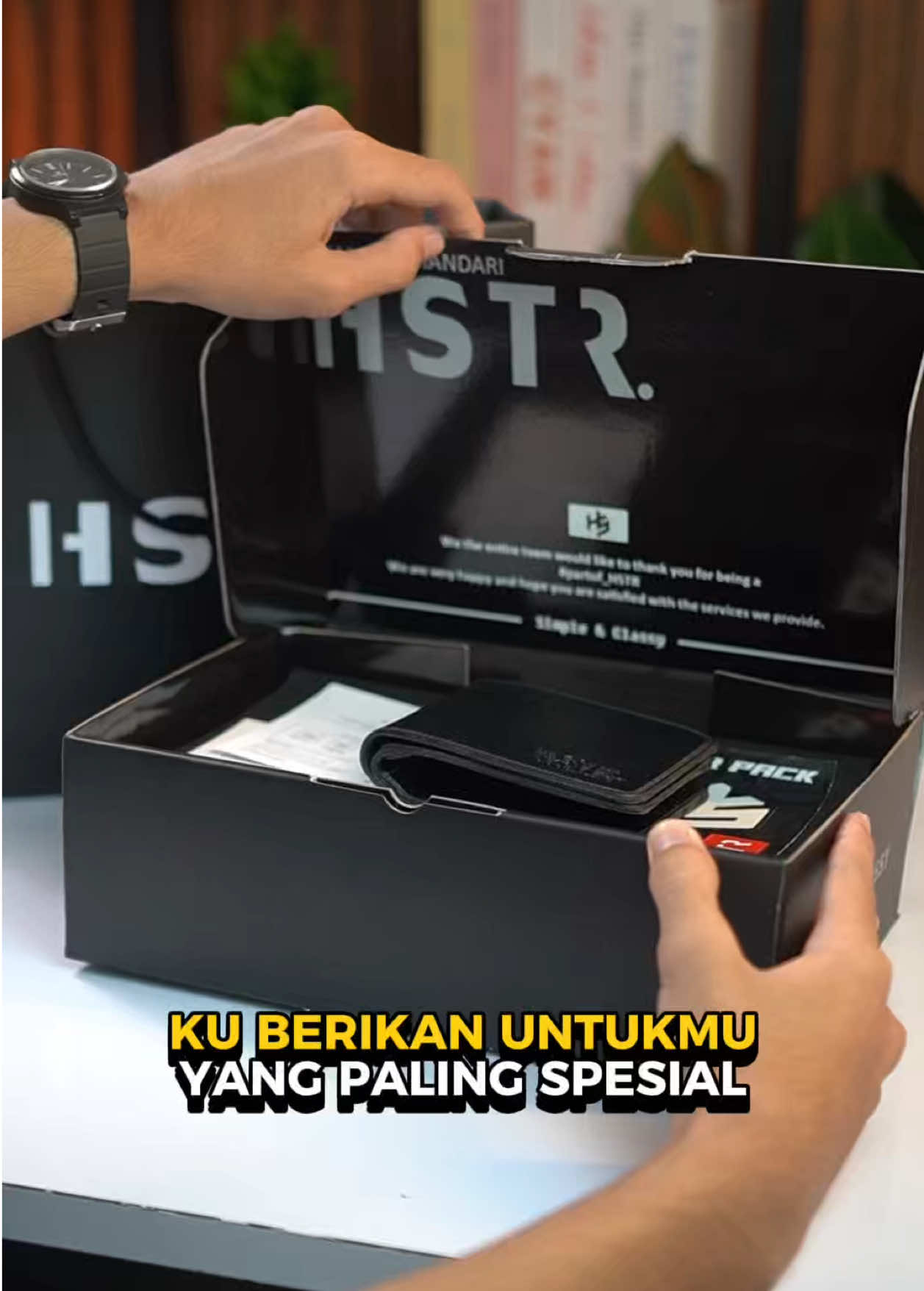 @HSTR.id
