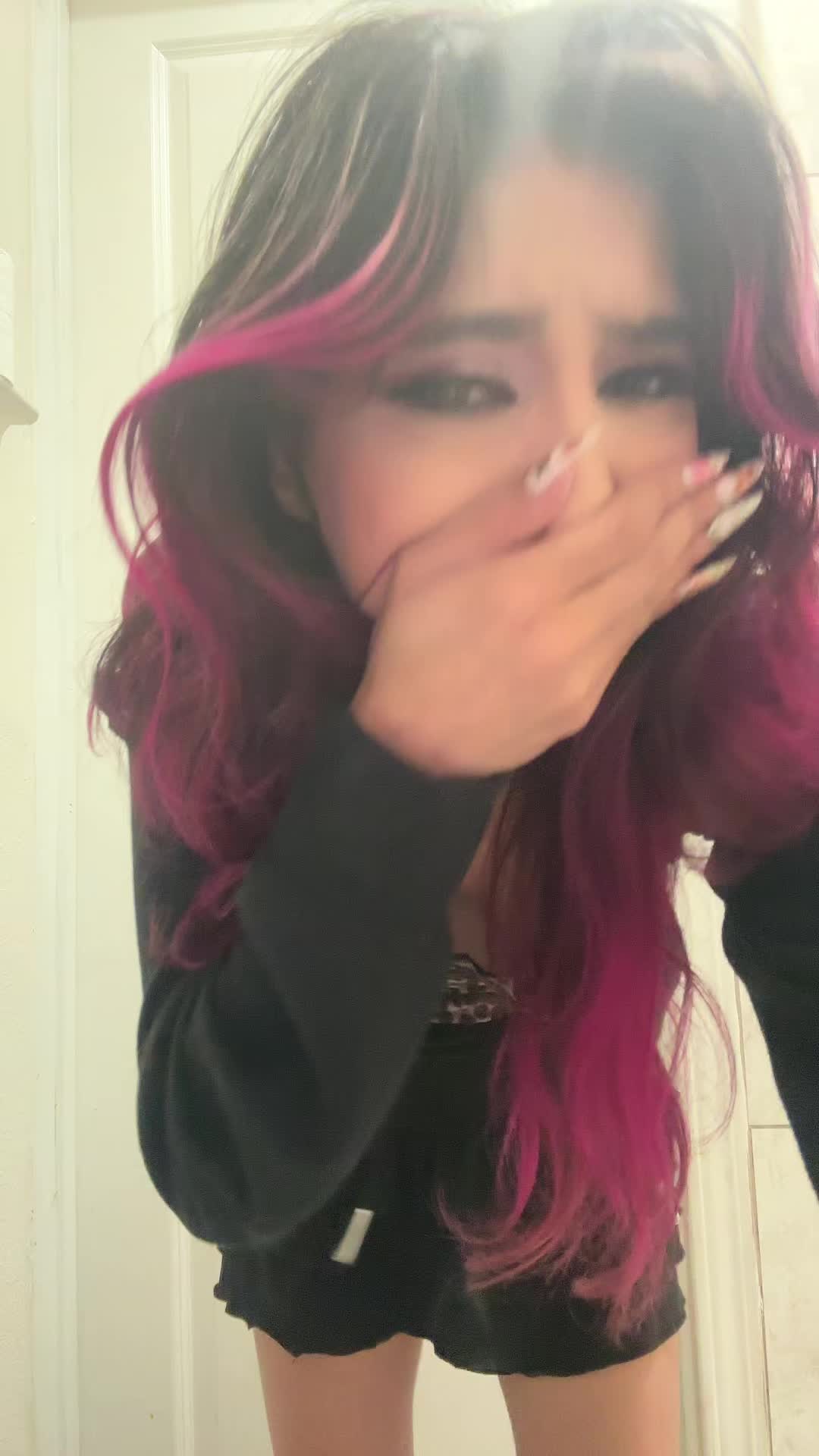 @𝔇𝔞𝔷𝔷♡︎