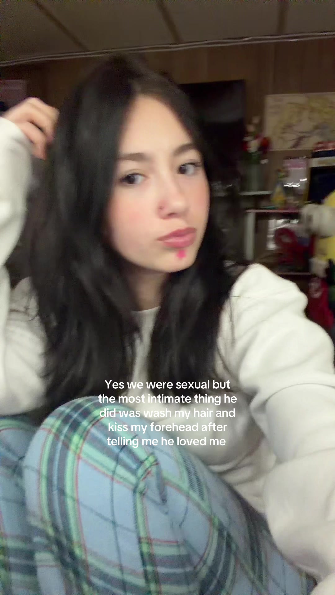 @🥹