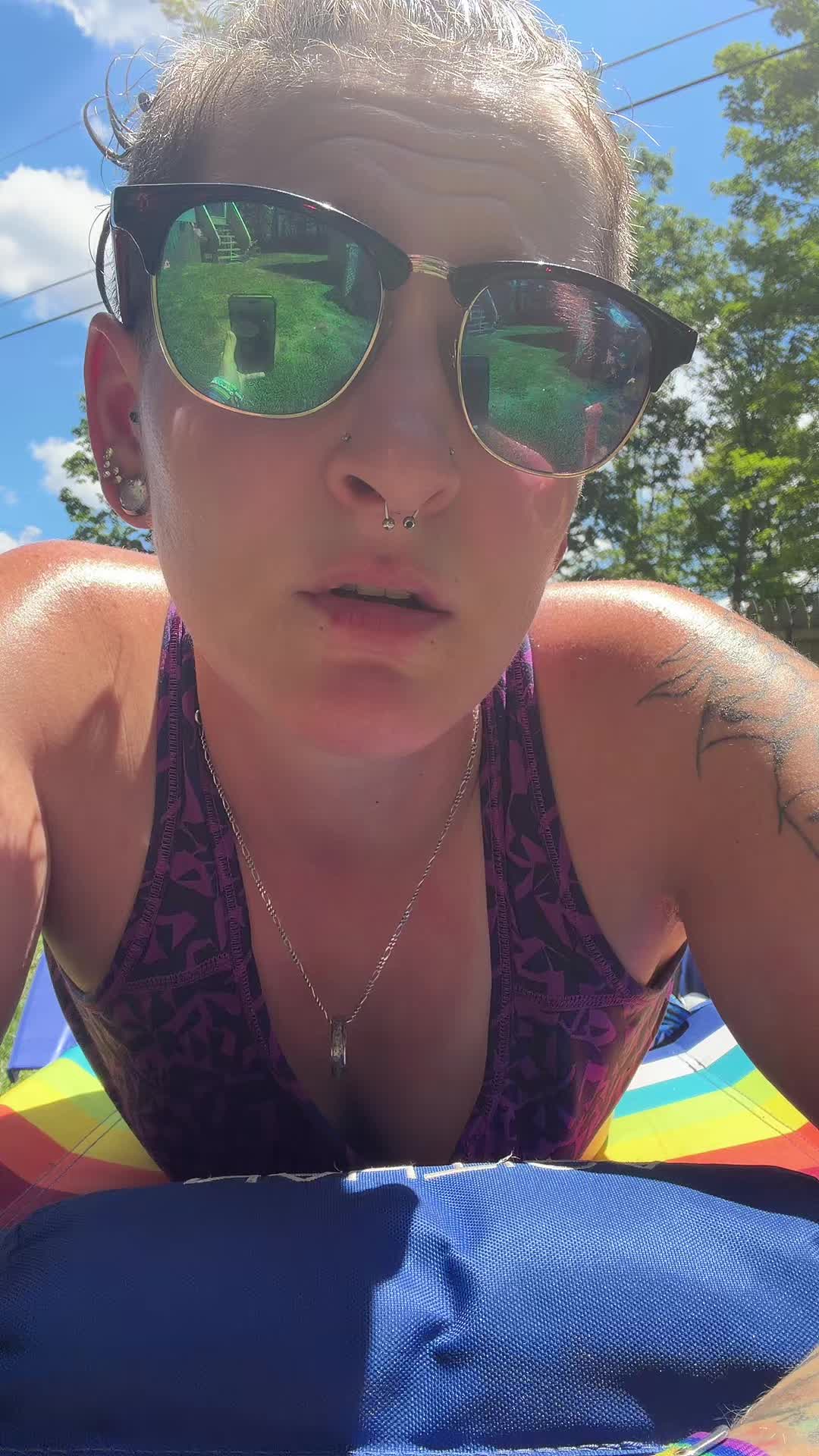 @lezbo32🌈