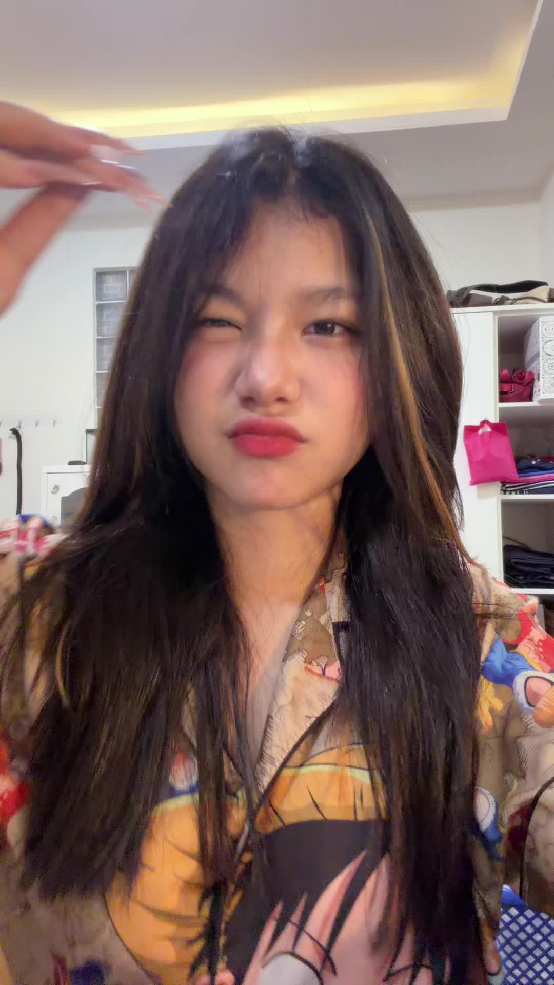 @Phyo-:/;”