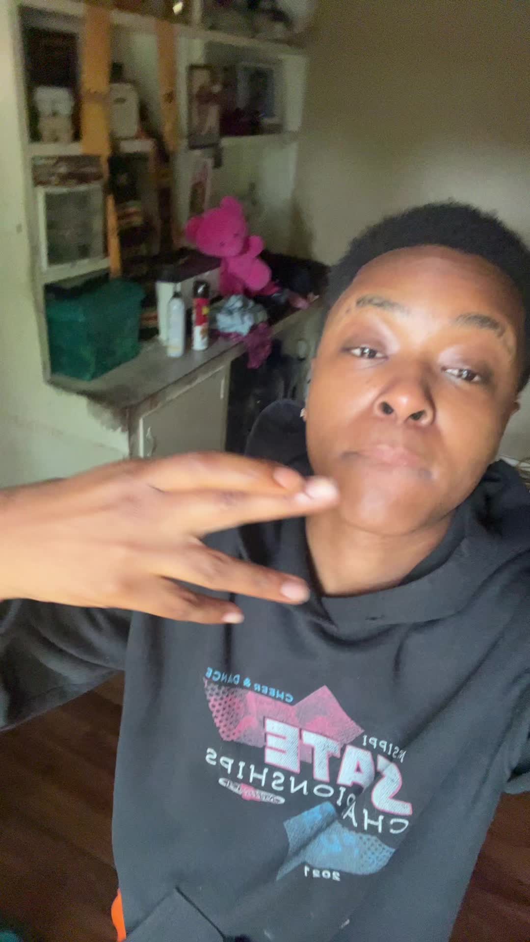 @🐐