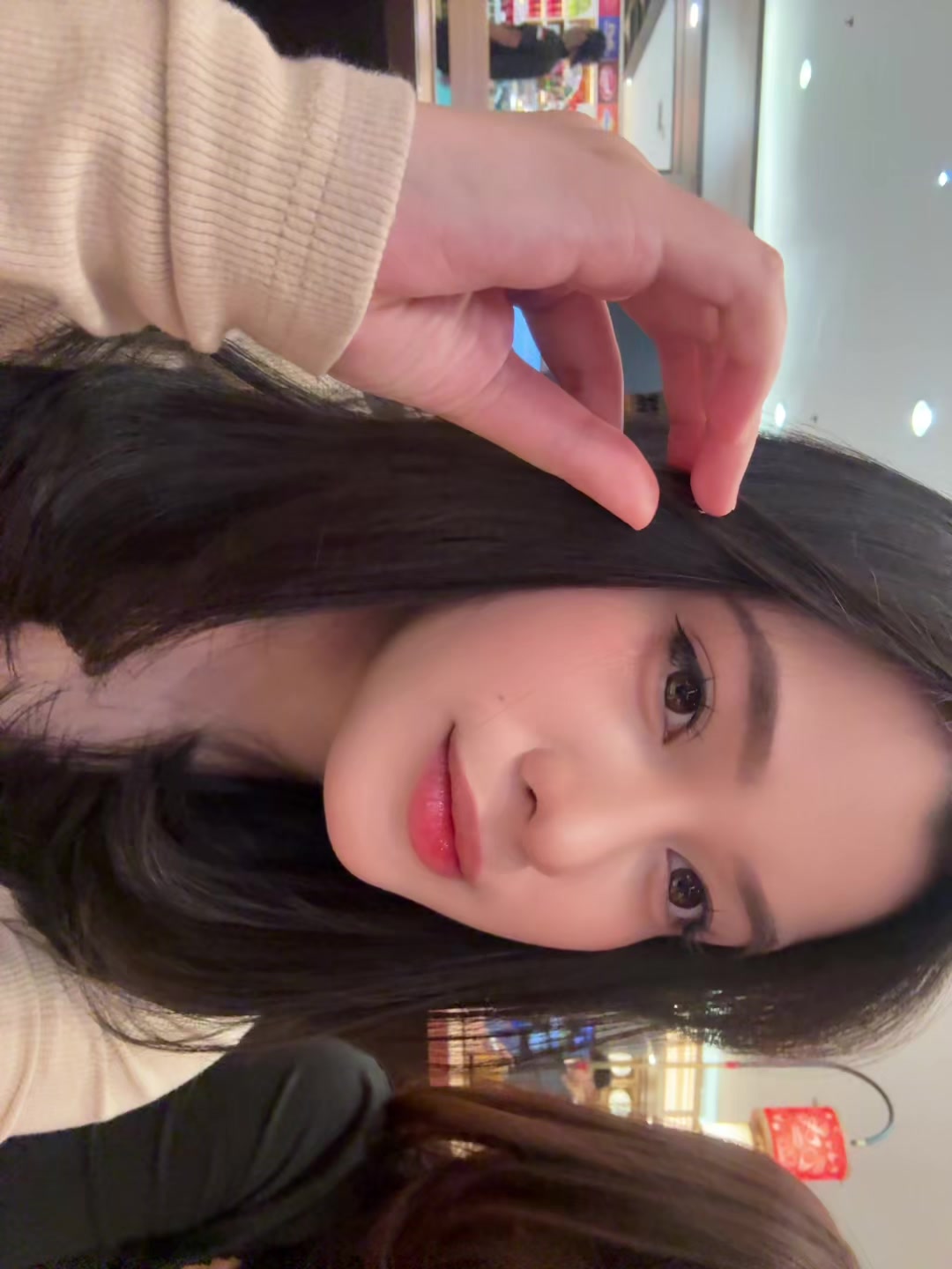 @nayla astrid
