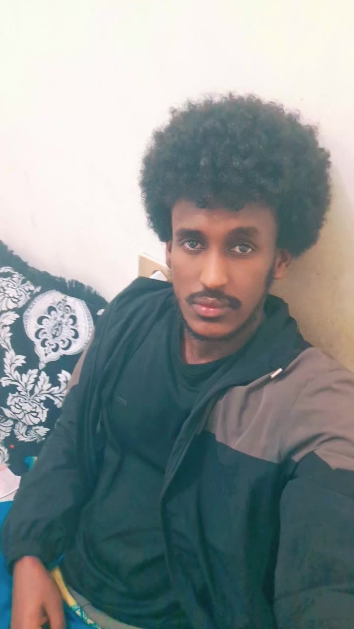 @غريب في وطنه