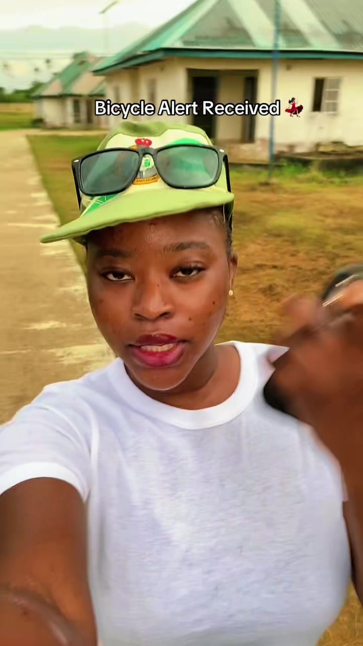 @ThatgirlBisi👠💜