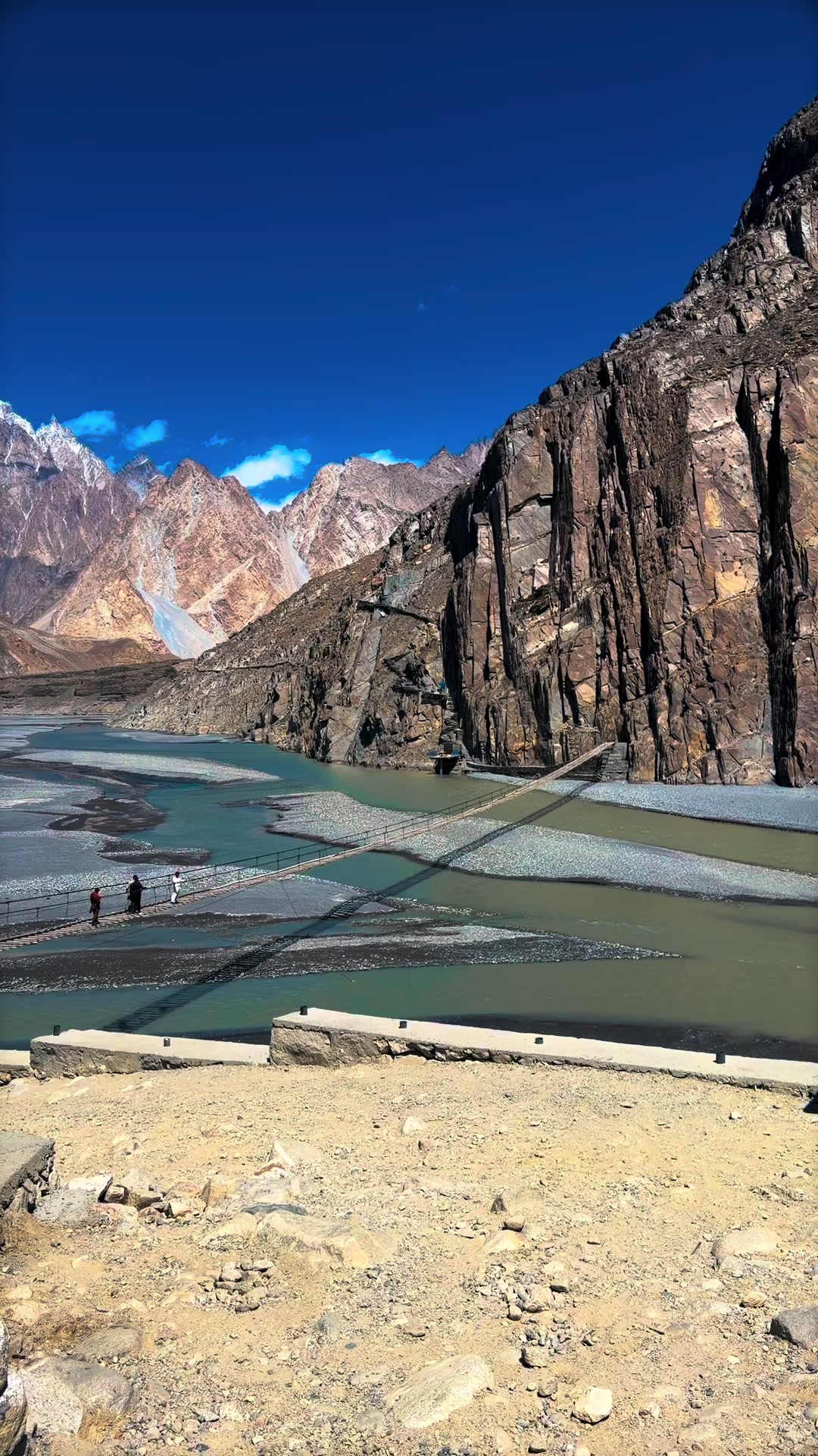 @WAQAS YASHKUN