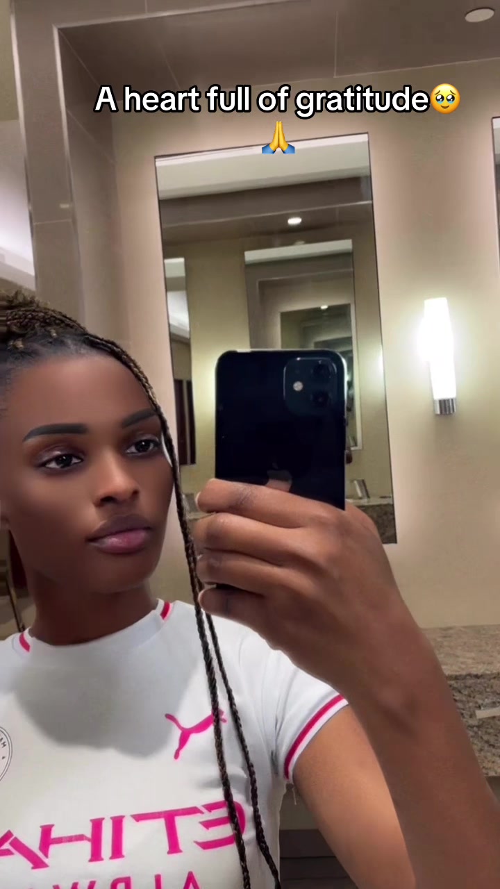 @️Vee💋