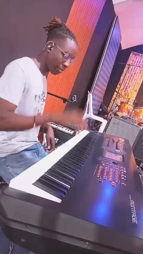 @Boni on the keyz