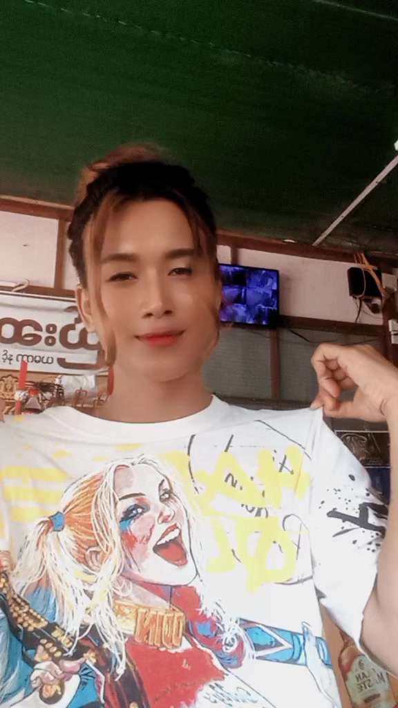 @မိတ်ကပ်ရဲရဲဖီးနစ်