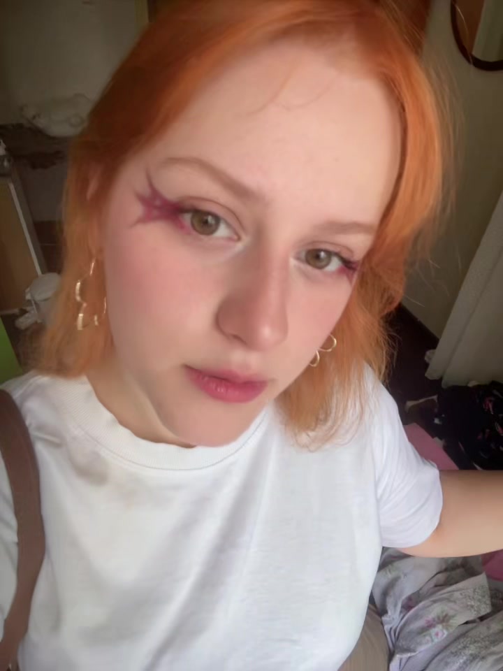@Violeria