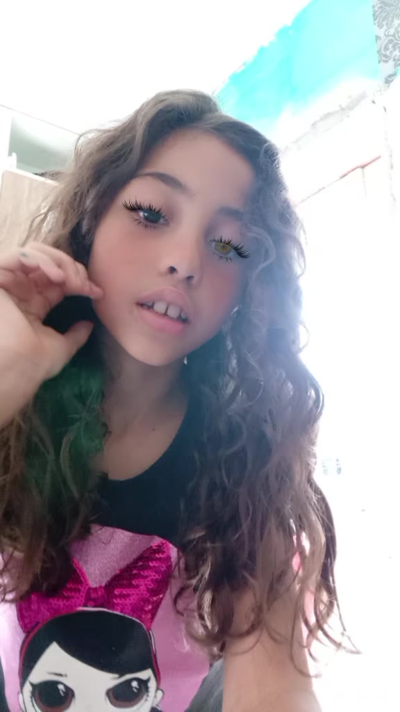 @thayla 14 linda