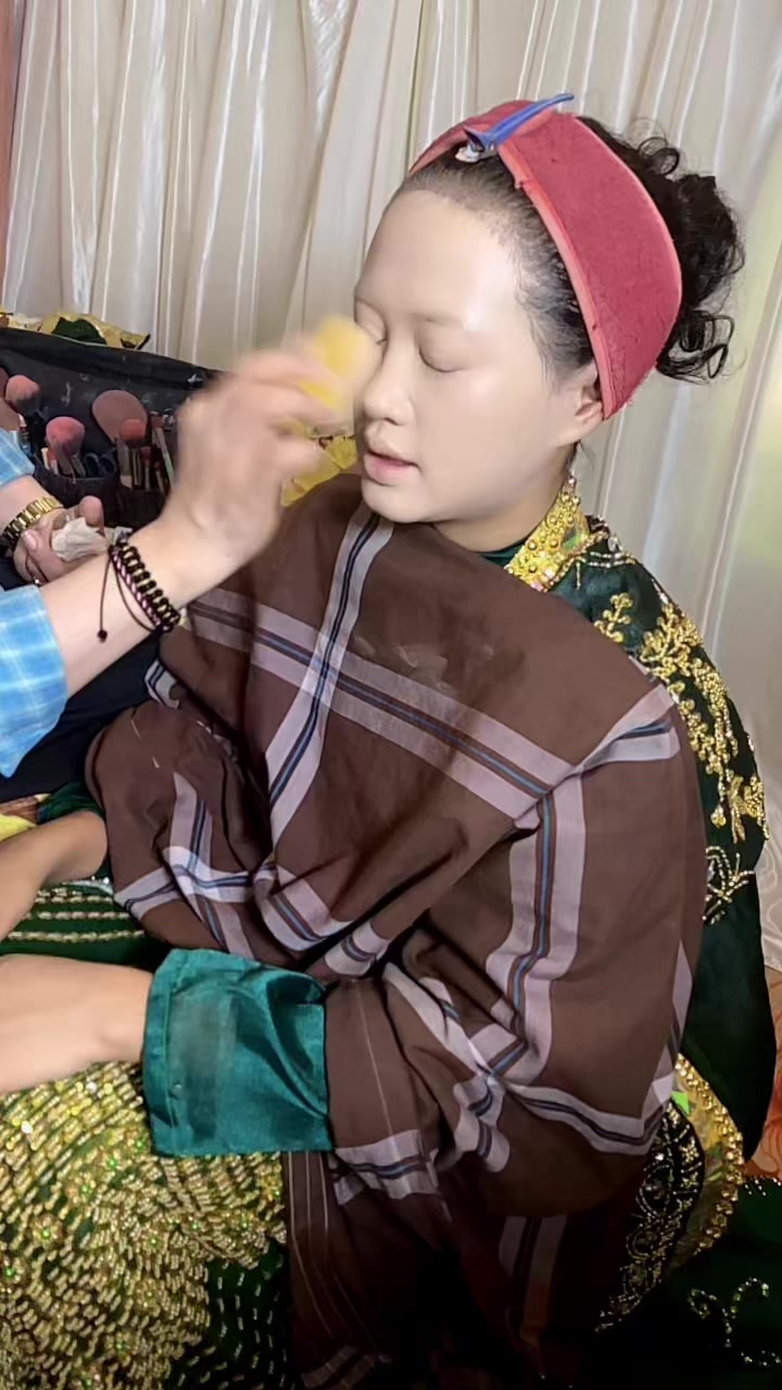 @hermawatimakeuphairdo,MUABone
