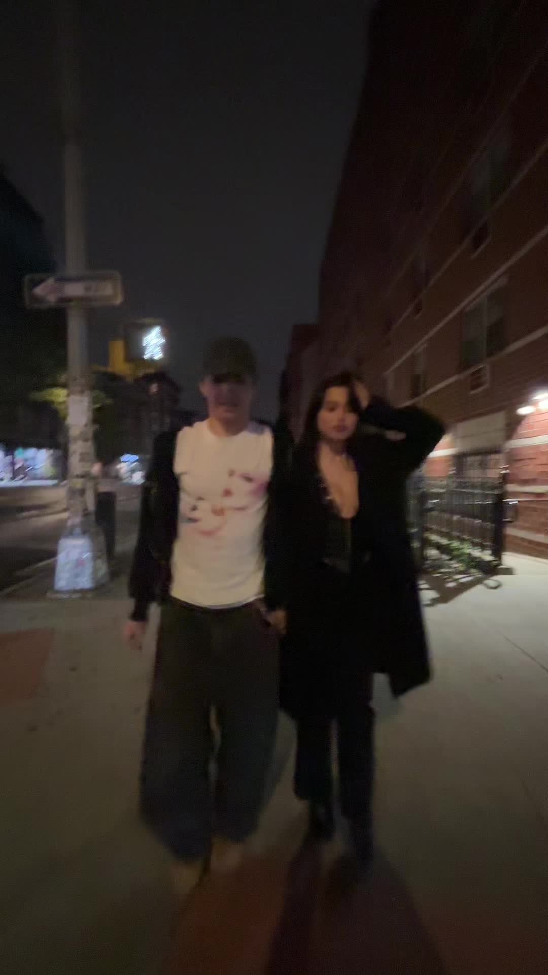 @demi
