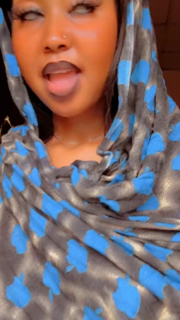 @Queena_manu
