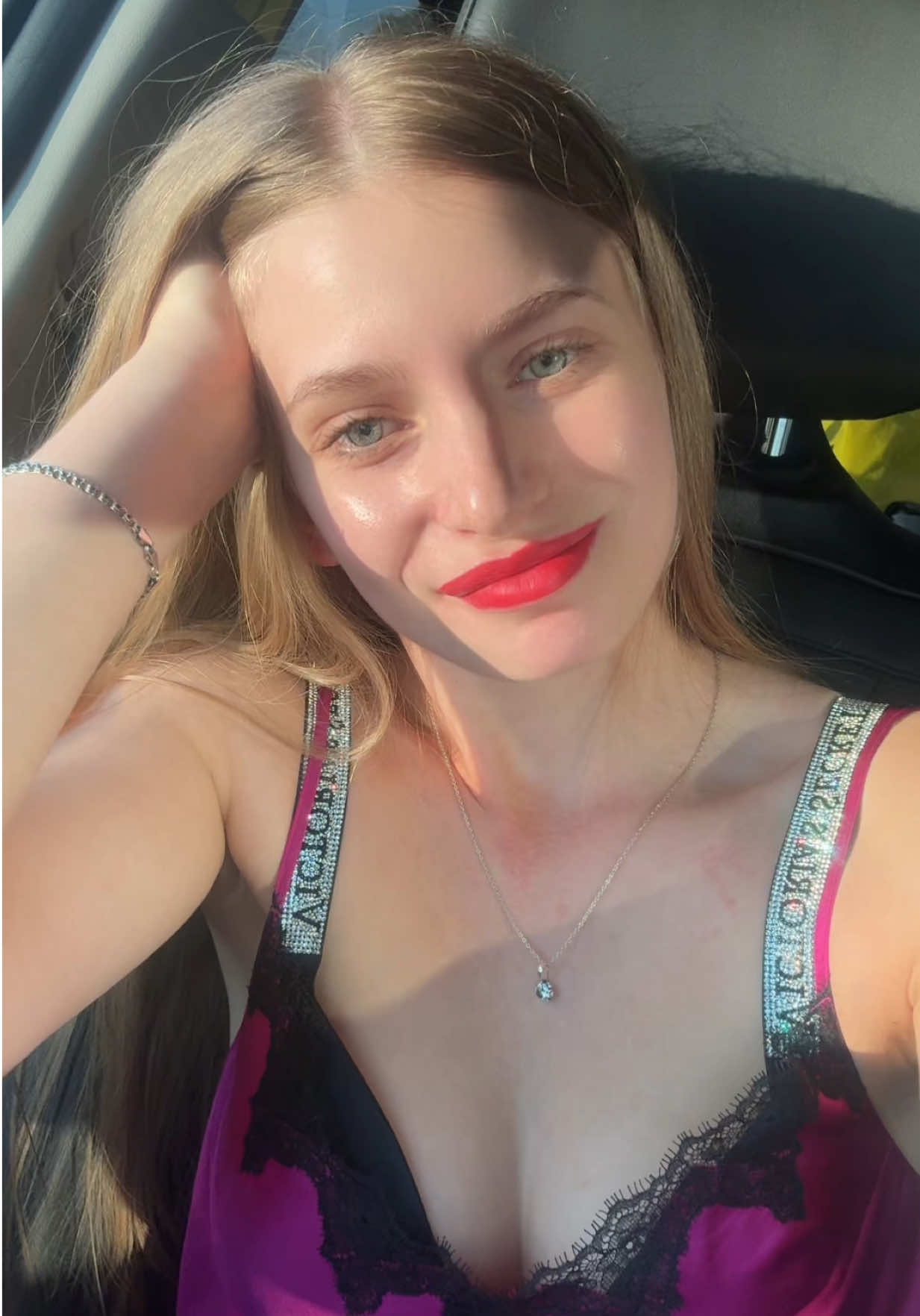 @Karina🤩👑