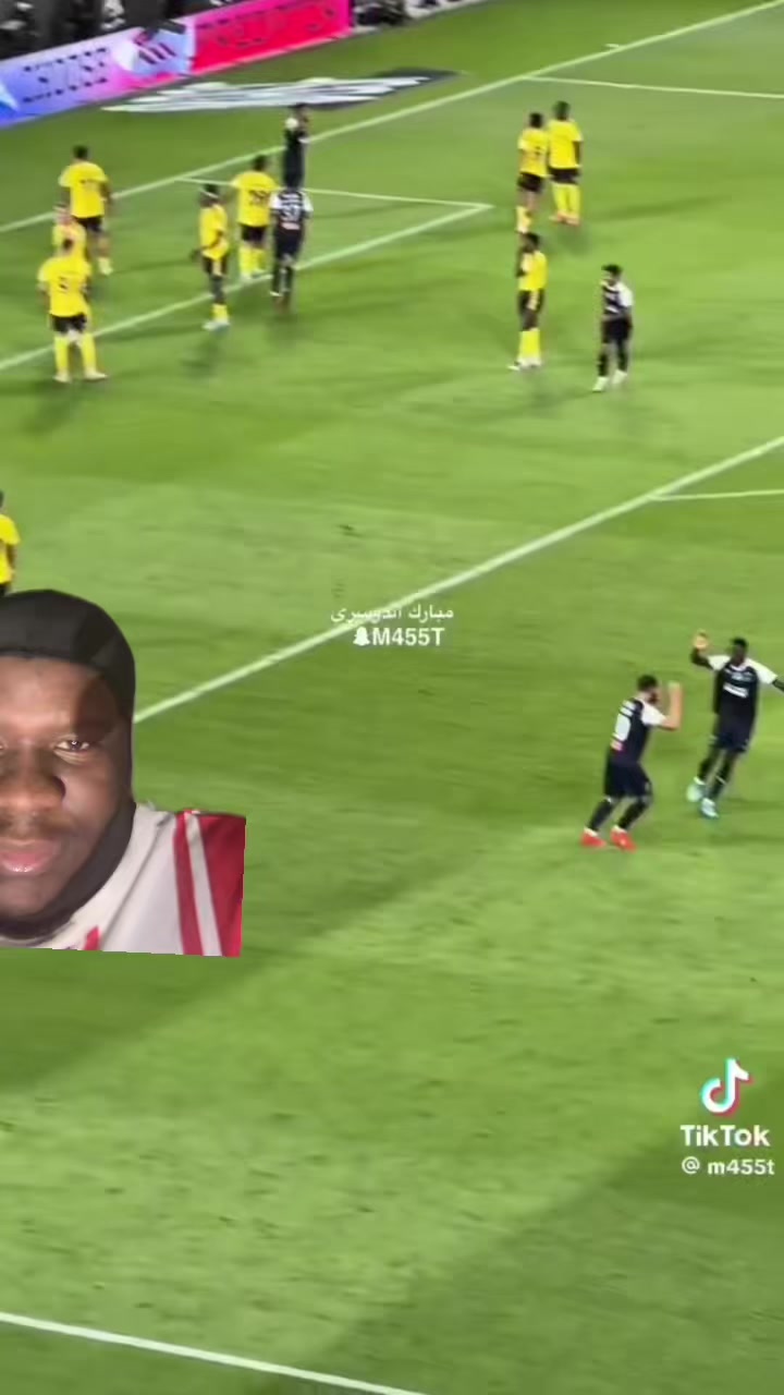 @Bayern mob returns
