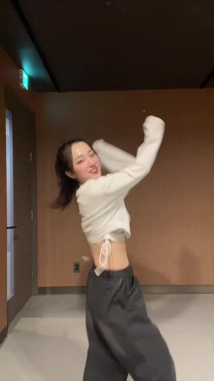 @이아현 AHYEON