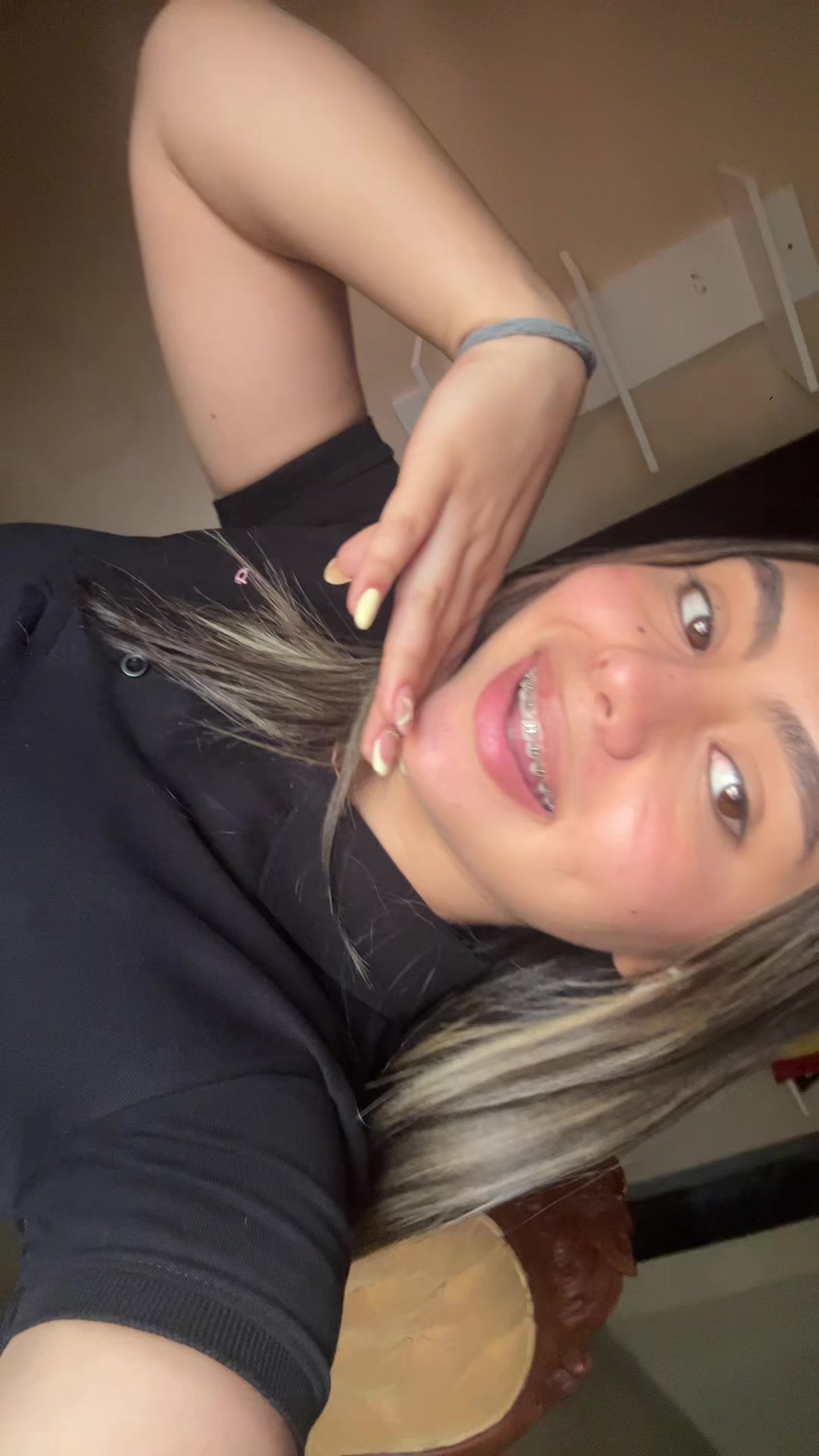 @Vickymedina