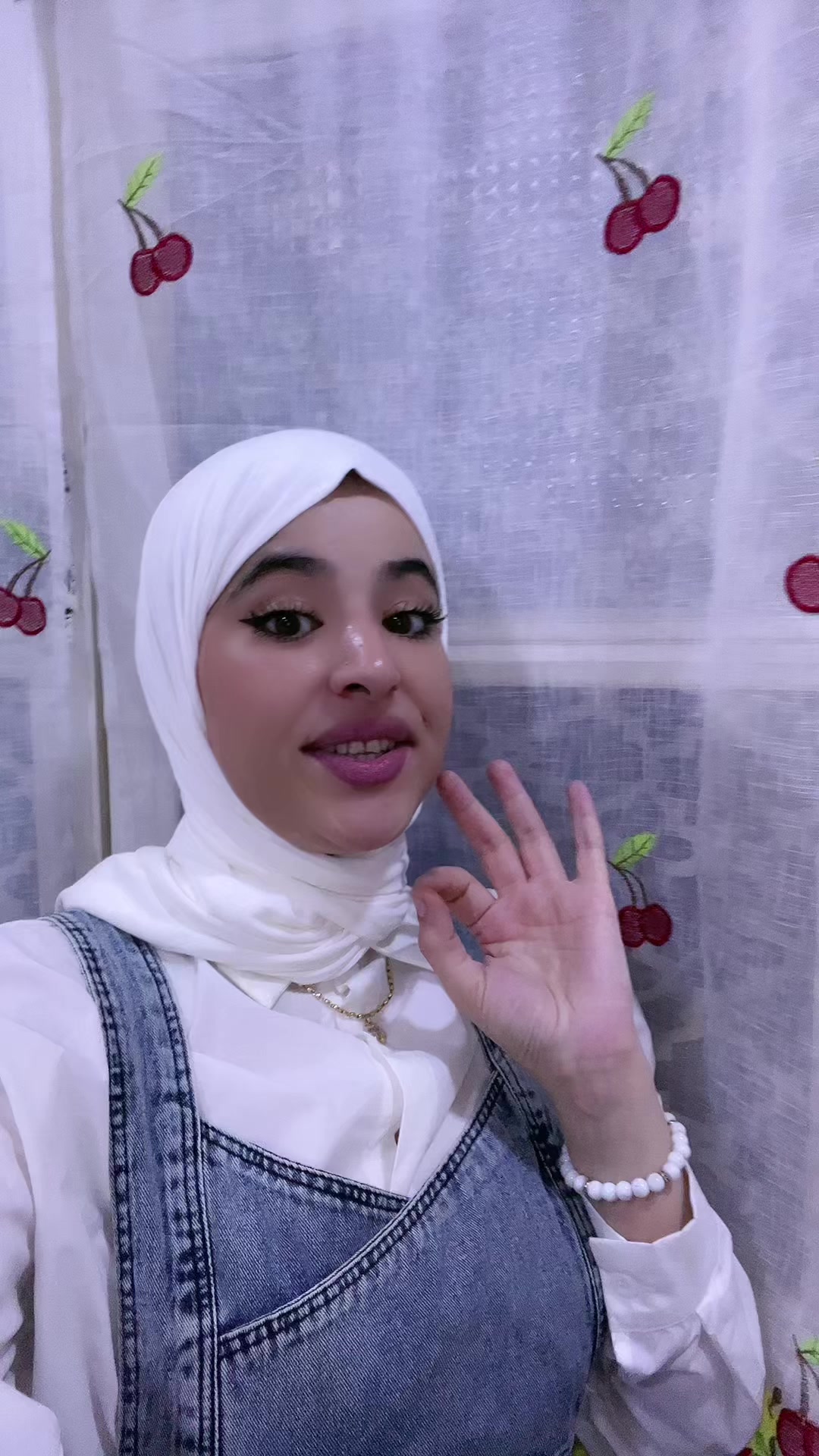 @بثينة شيبان Bouthaina Chibane