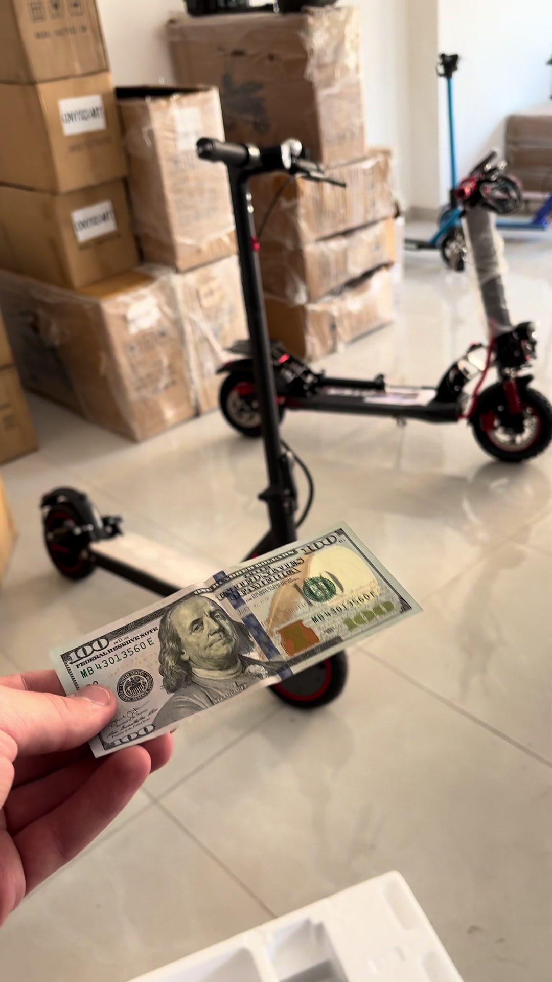 @E-scooters.Lb