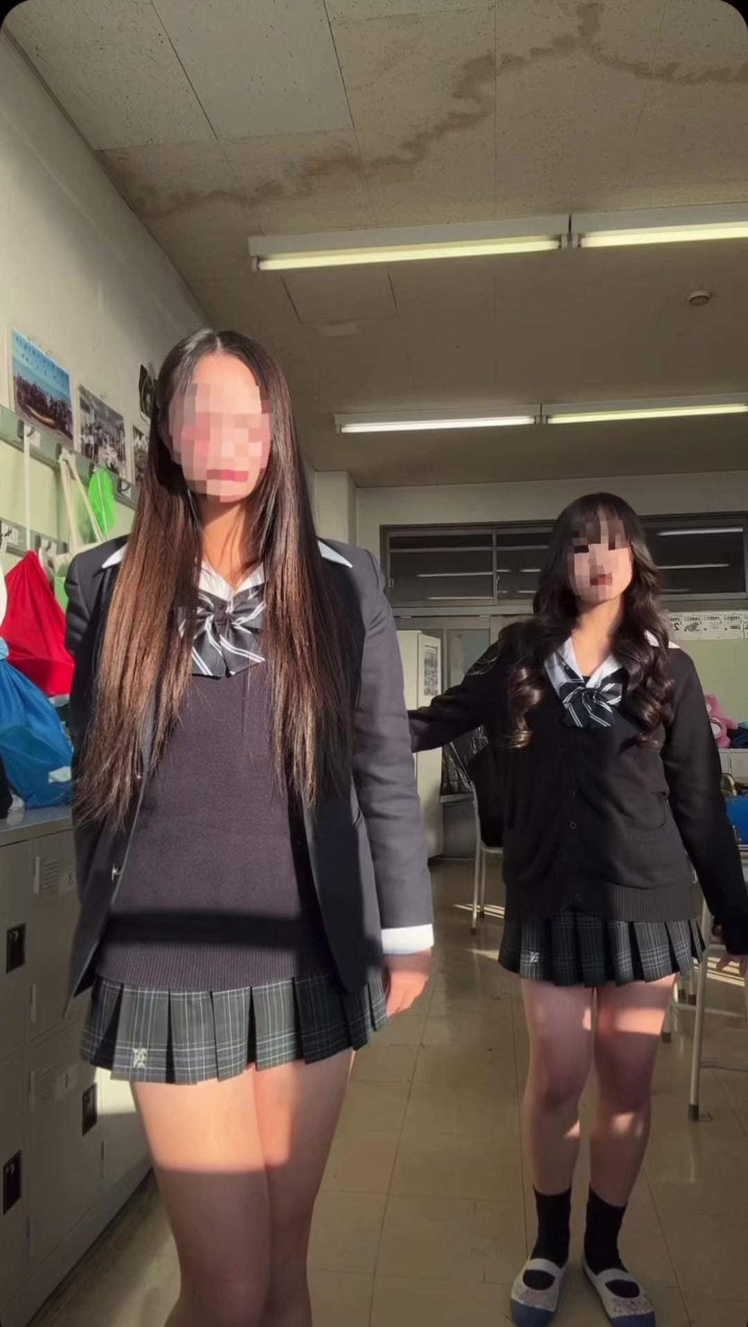 @まな