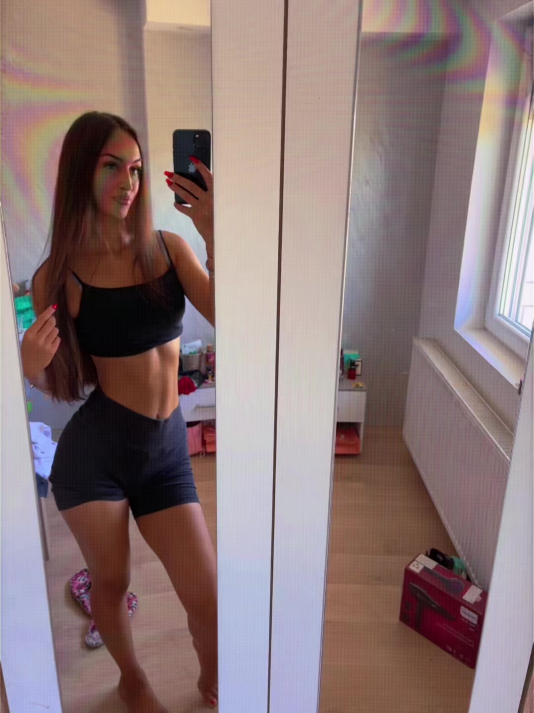 @issidorraaaaa