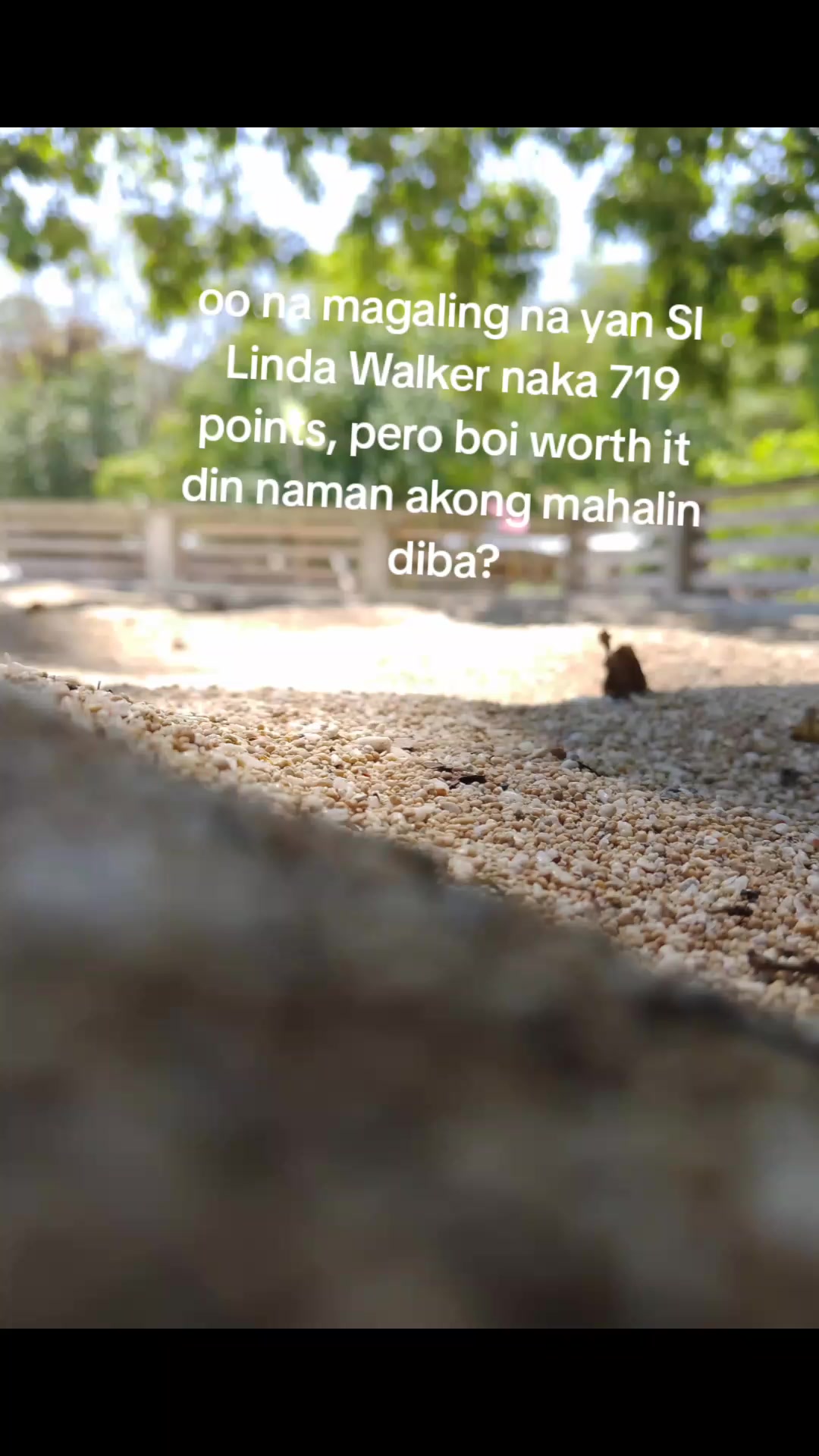 @J:>