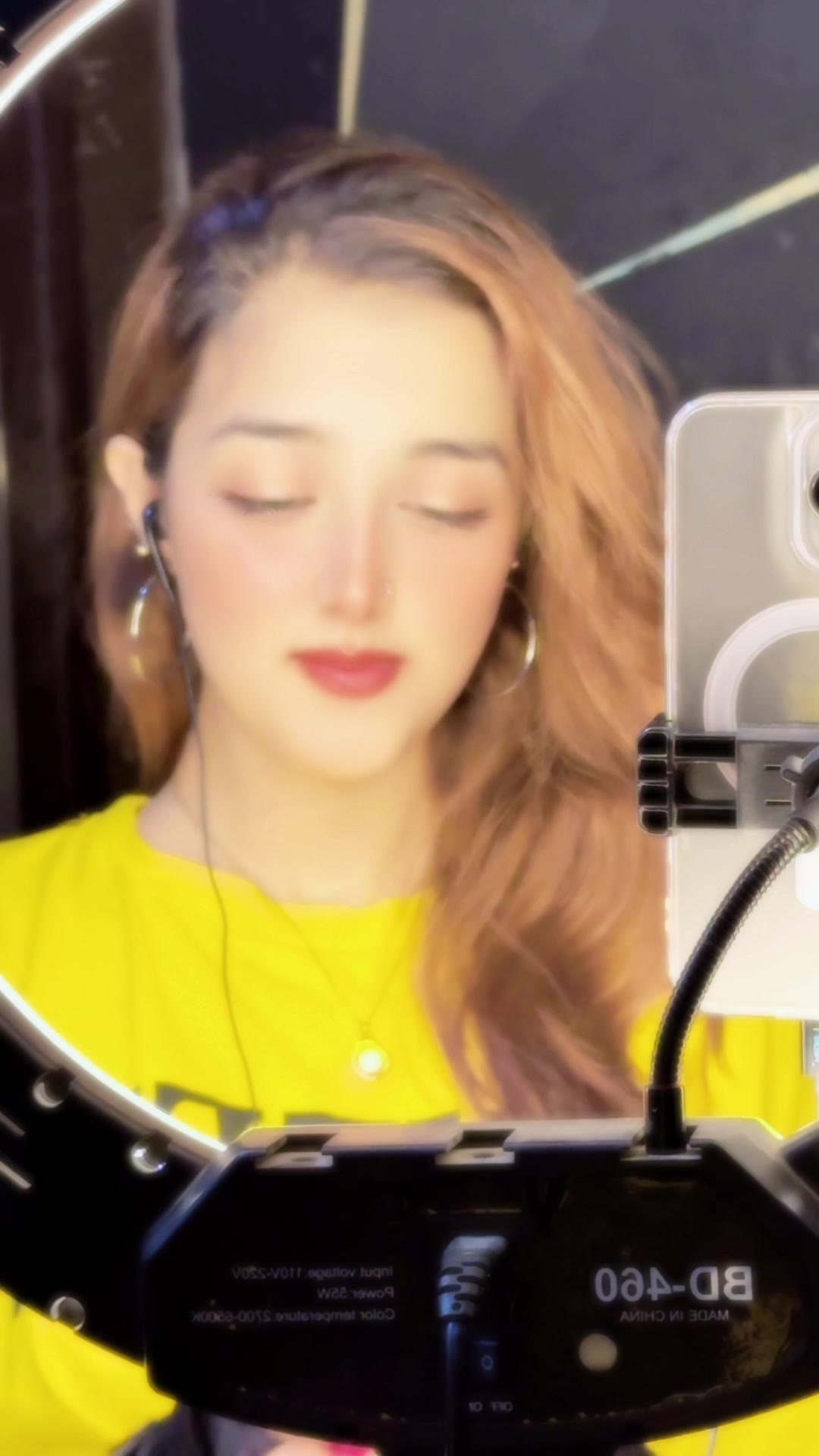 @𝕾𝖆𝖒𝖊𝖊𝖗𝖆 𝕶𝖍𝖆𝖓 🕊️