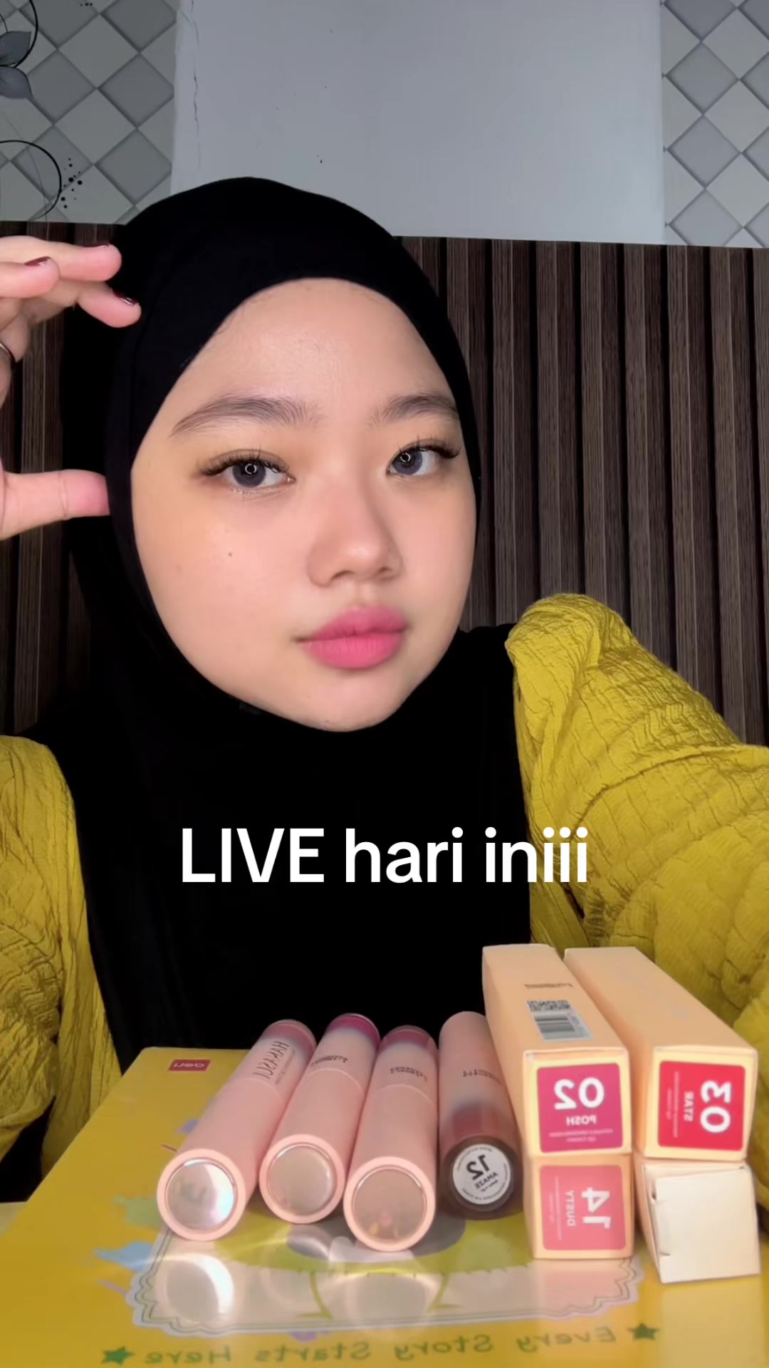 @just Kiira with a camera