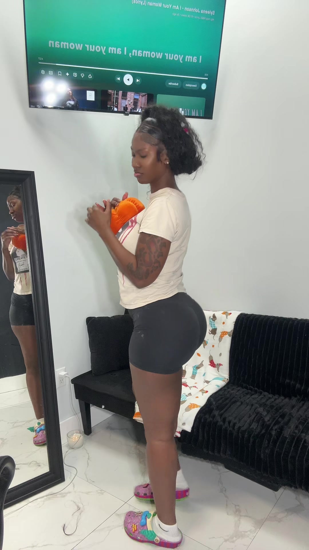 @Queen/content-Wiglady-mom