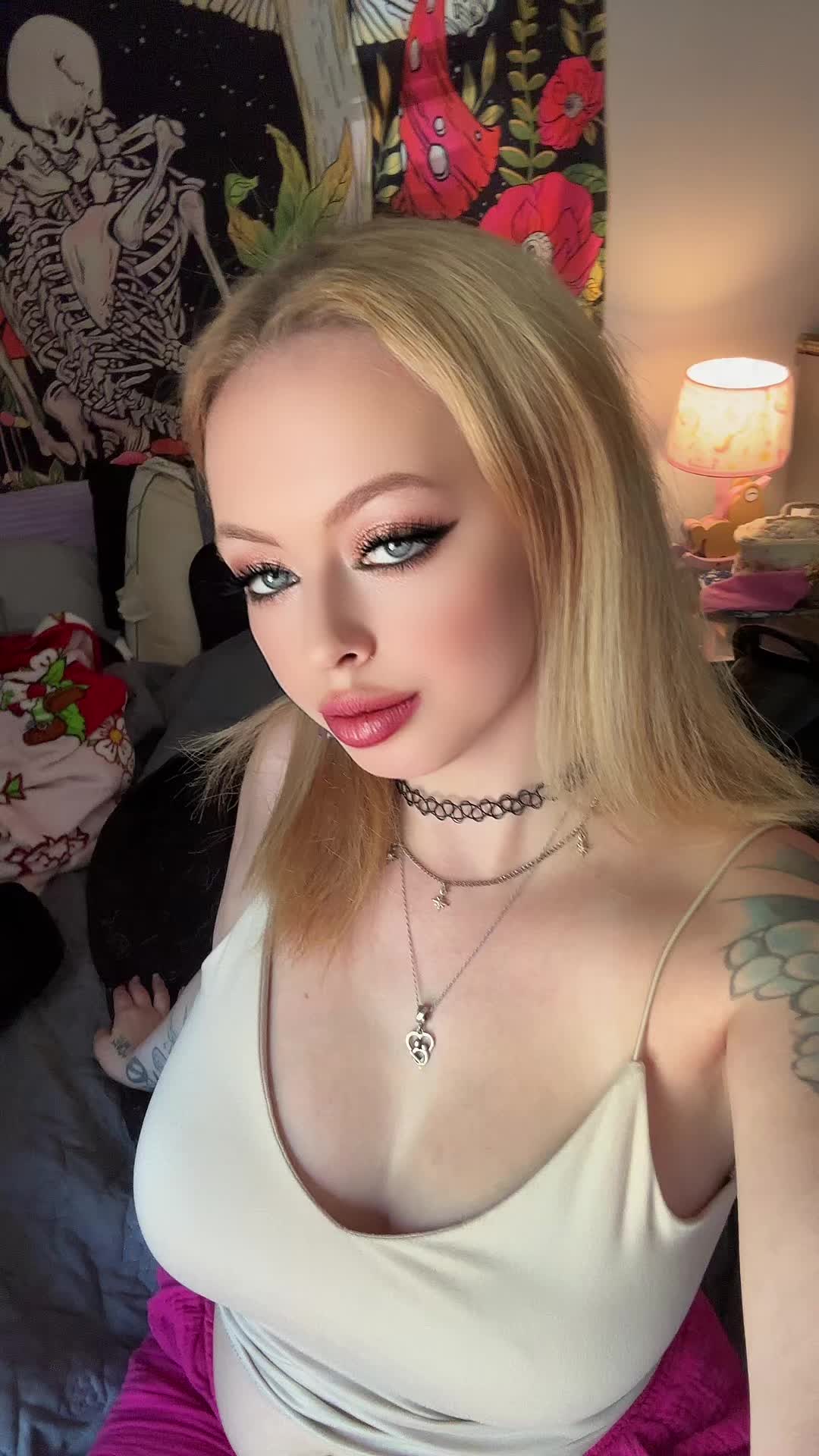 @Goth Angel Sinner ๐ฃ