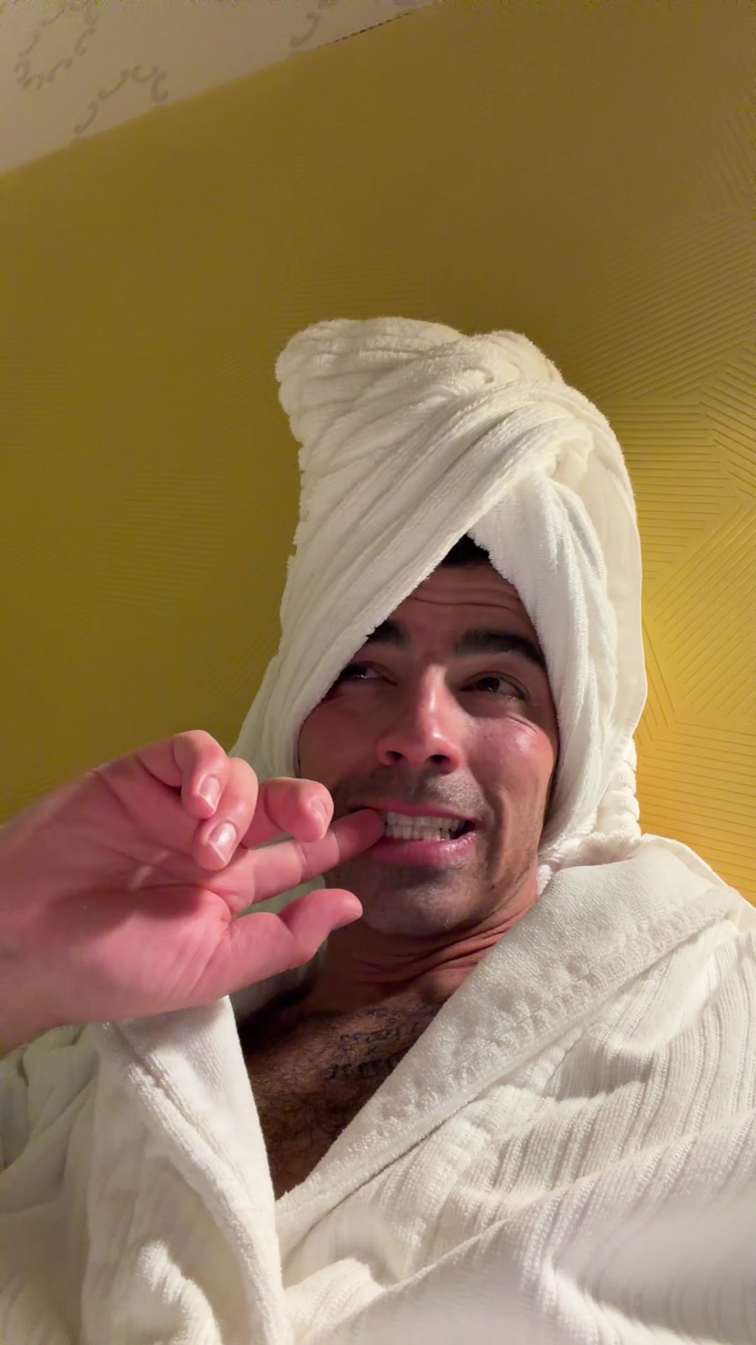 @joejonas