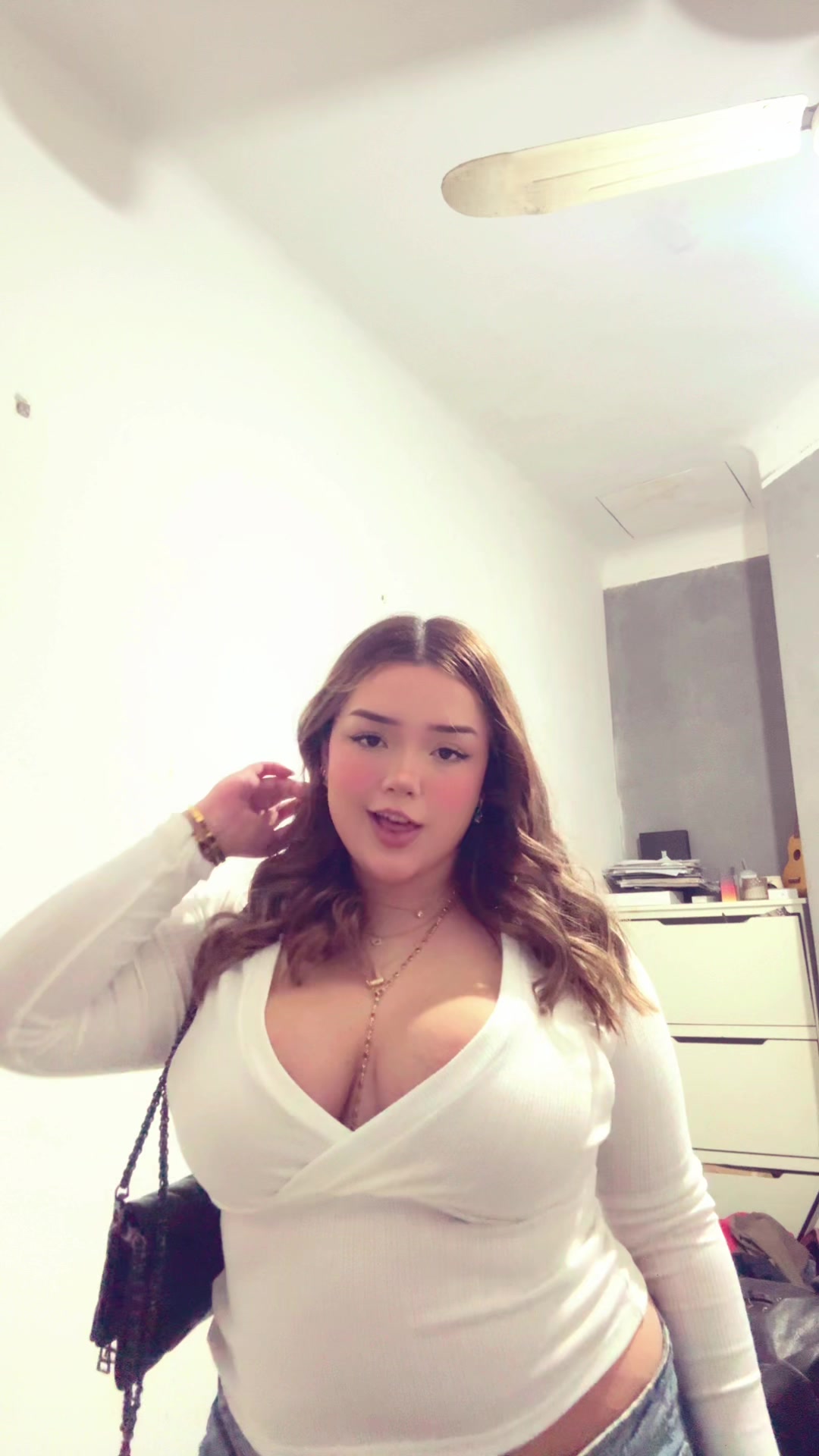 @Lara