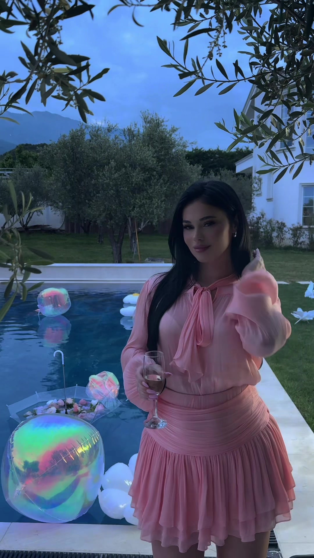 @Elisabeta