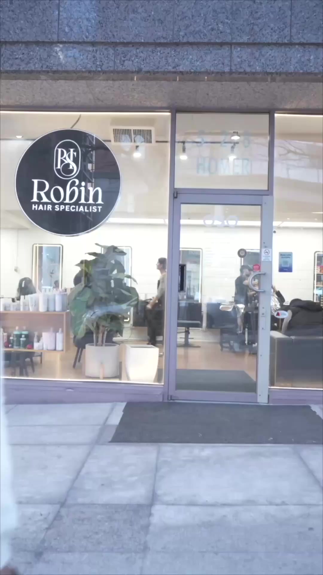 @robin_hair_specialist