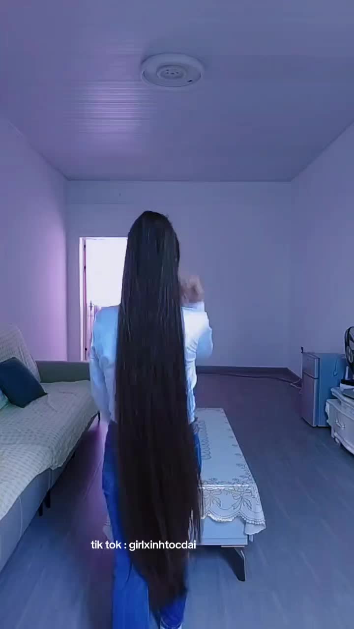 @Những C&ocirc; G&aacute;i T&oacute;c D&agrave;i