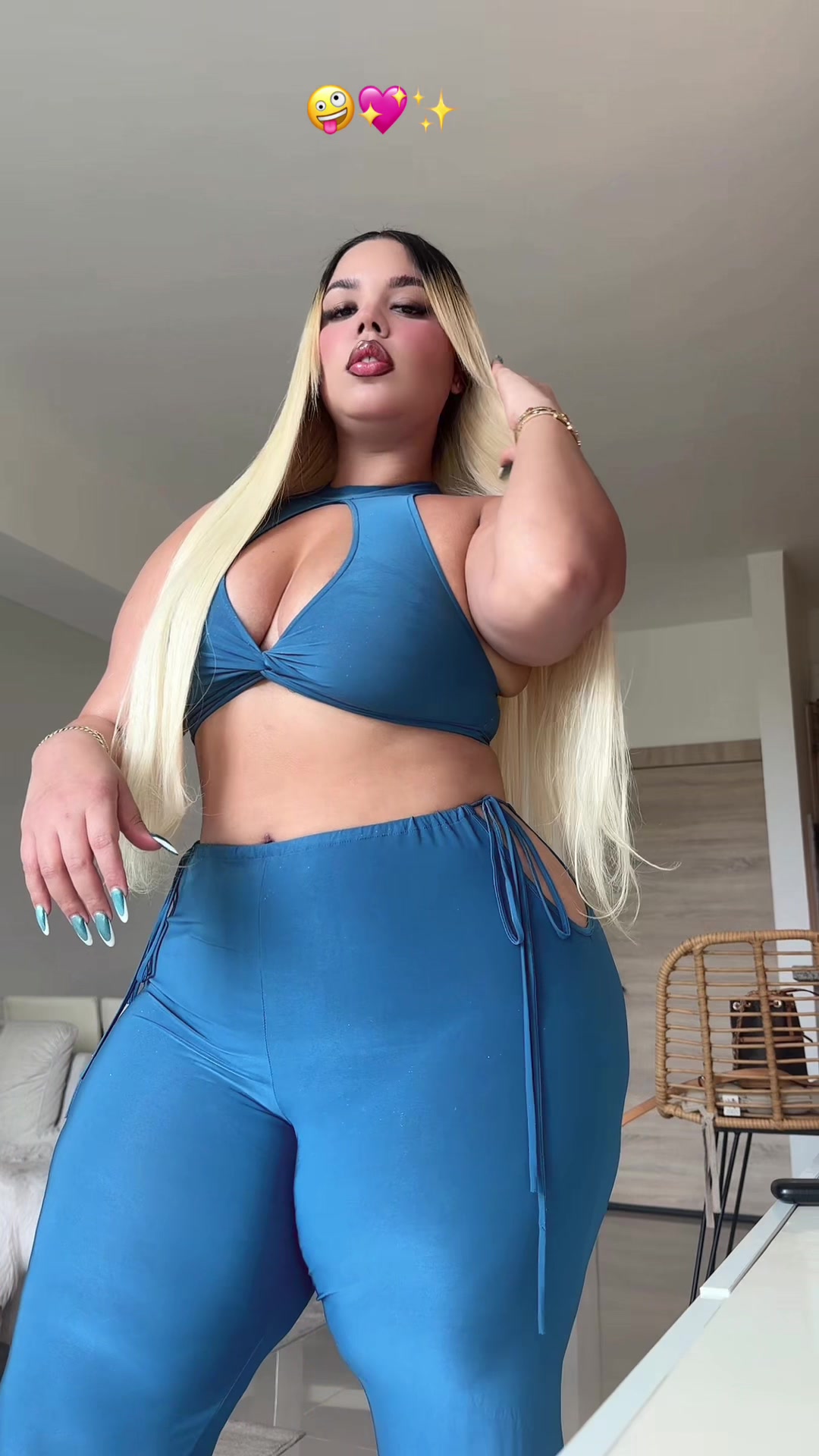 @yanelis254